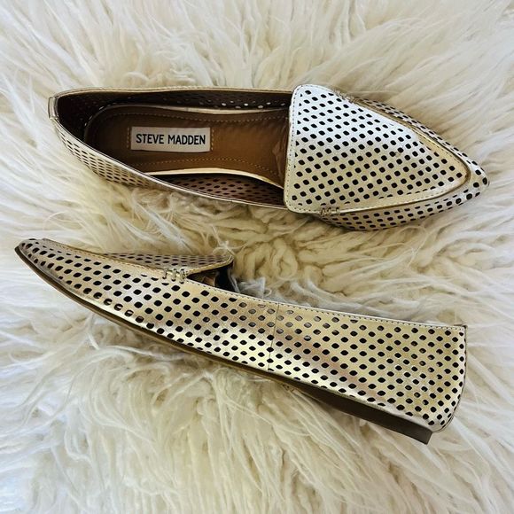 Steve Madden Shoes - Steve Madden Feather-P slip on pointy toe perforated loafers size 7.5 NWOB